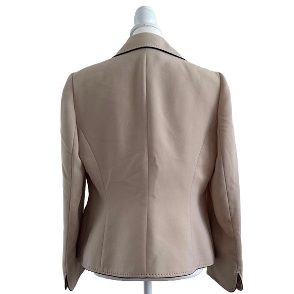 ⭐️TAHARI - TAN AND BLACK BLAZER⭐️ - Picture 6 of 6